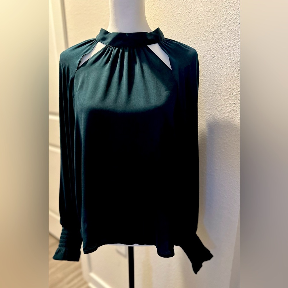 Gorgeous Banana Republic Cut Out Dress Top Blouse NWT Small